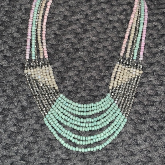 Beaded necklace - Picture 1 of 3